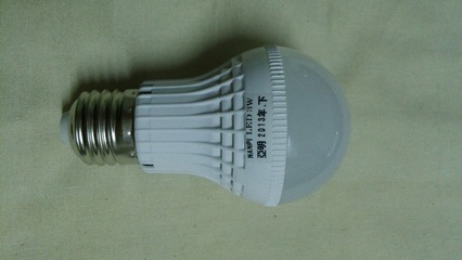 【優(yōu)先節(jié)能照明LED球泡燈批發(fā) 低耗能亮度高LED燈泡廠(chǎng)家批發(fā)】?jī)r(jià)格,廠(chǎng)家,圖片,LED球泡燈,聊城市東昌府區(qū)榮興電料五金燈具總匯-